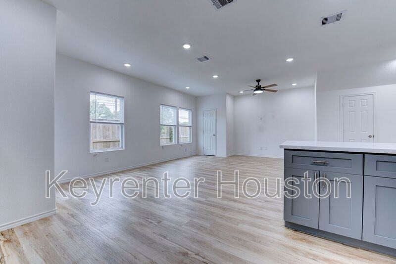 8203 Woodlyn Rd #B - Photo 6 of 50