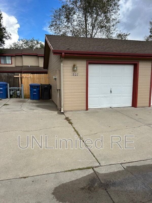 1807 N Main St - Photo 4 of 16