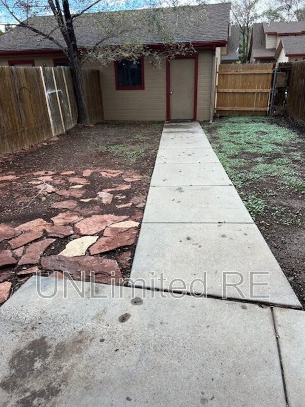 1807 N Main St - Photo 5 of 16