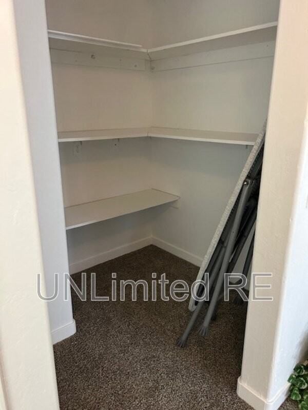 1807 N Main St - Photo 6 of 16