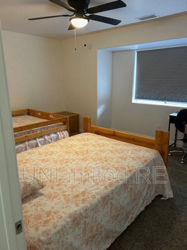 1807 N Main St - Photo 7 of 16