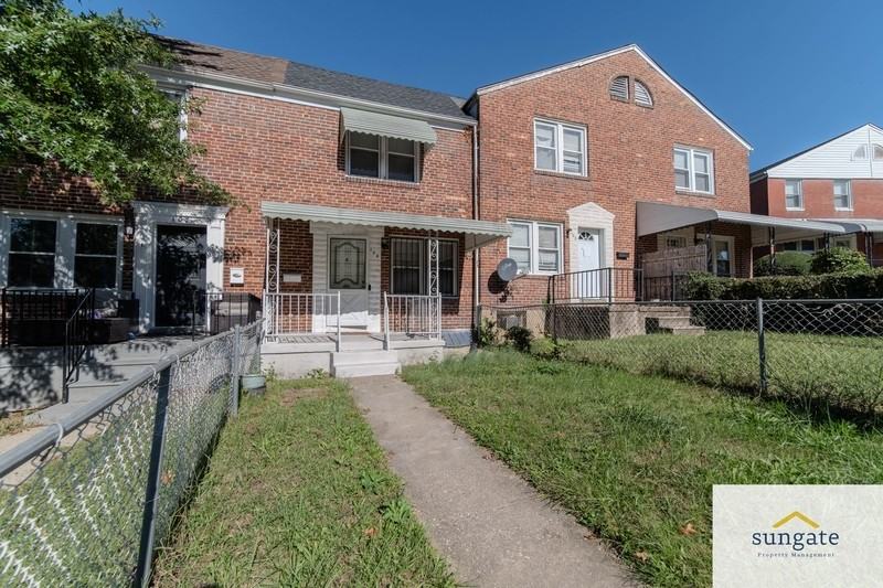 105 Upmanor Rd - Photo 2 of 36