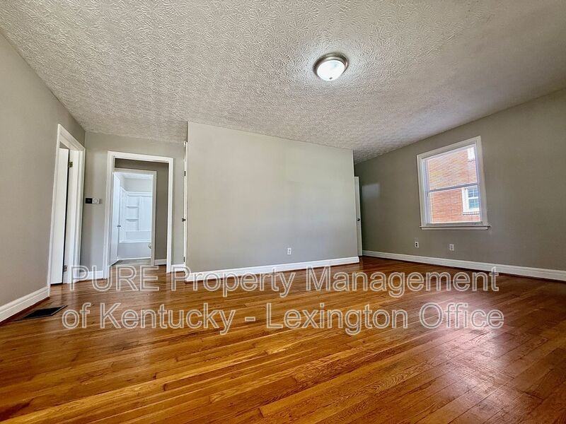 829 Darley Dr - Photo 3 of 26