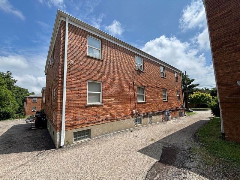 5877 Shadymist Ln #5 - Photo 3 of 14