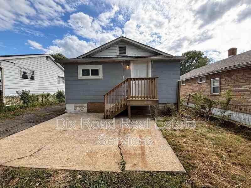 6578 Haley Ave - Photo 3 of 18