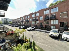 featured image of 944 W Grace St #J201