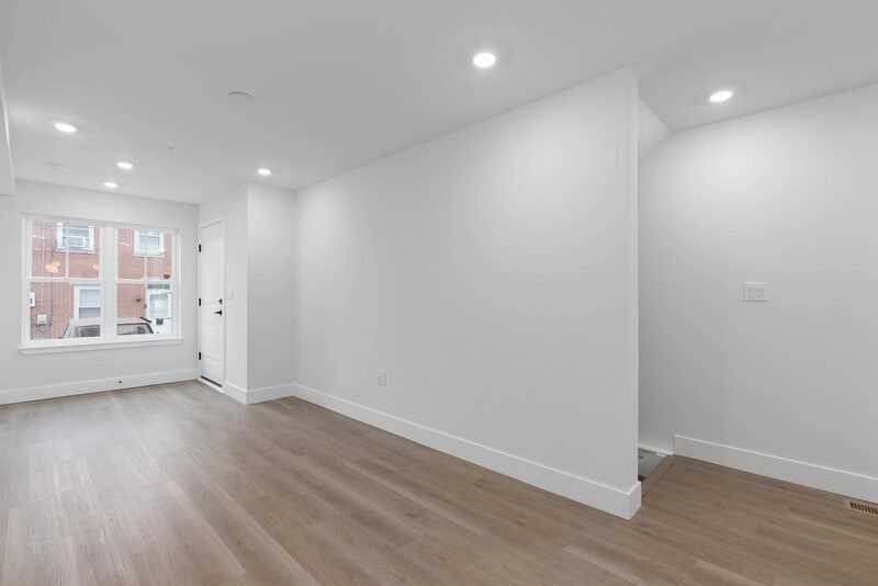 2057 E Rush St - Photo 4 of 15