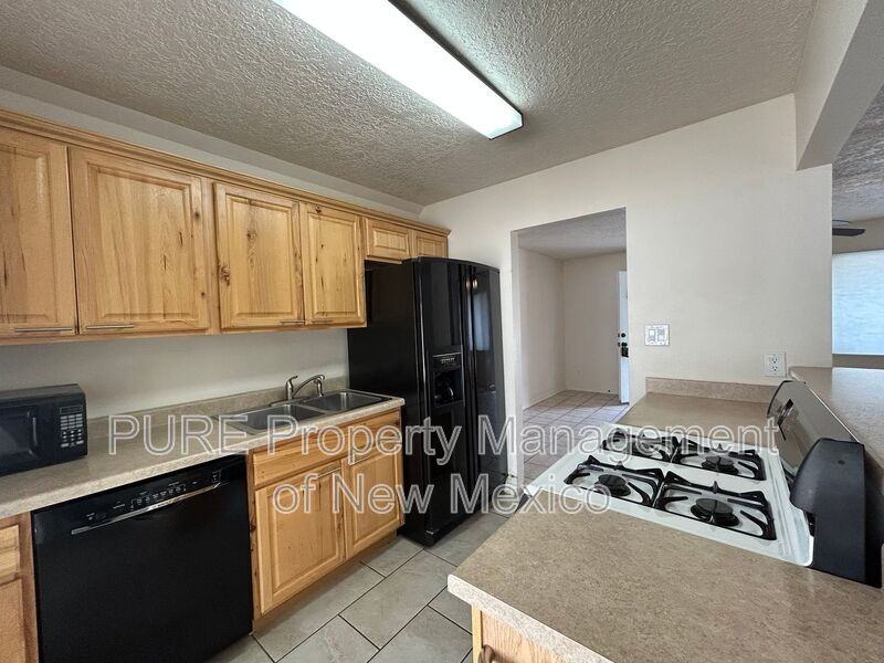 2104 Smith Ln - Photo 4 of 13