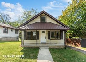 featured image of 16 Pelzer St