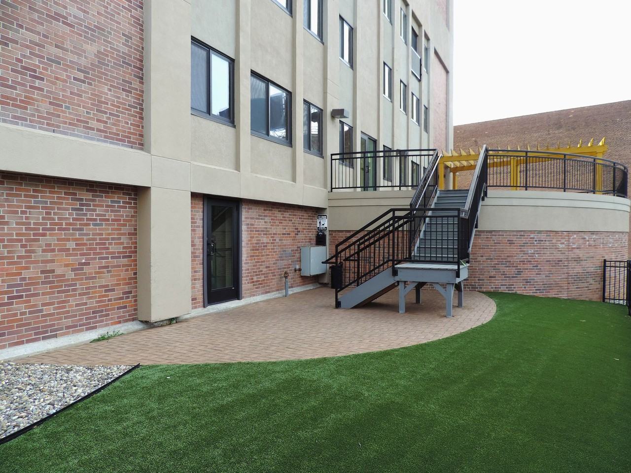 192 Erie Blvd - Photo 2 of 50