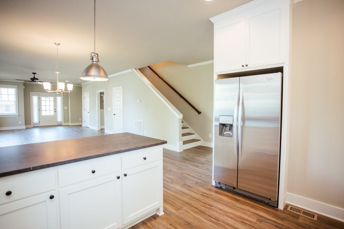 139 E Cloverhurst - Photo 5 of 12