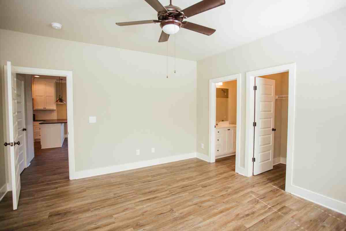 139 E Cloverhurst - Photo 7 of 12