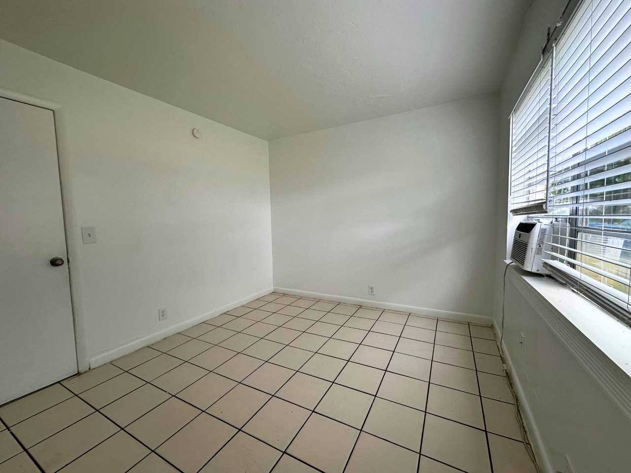 225 South B Street - Photo 3 of 48