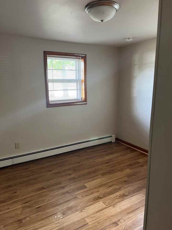 939 8th Street - Photo 4 of 12