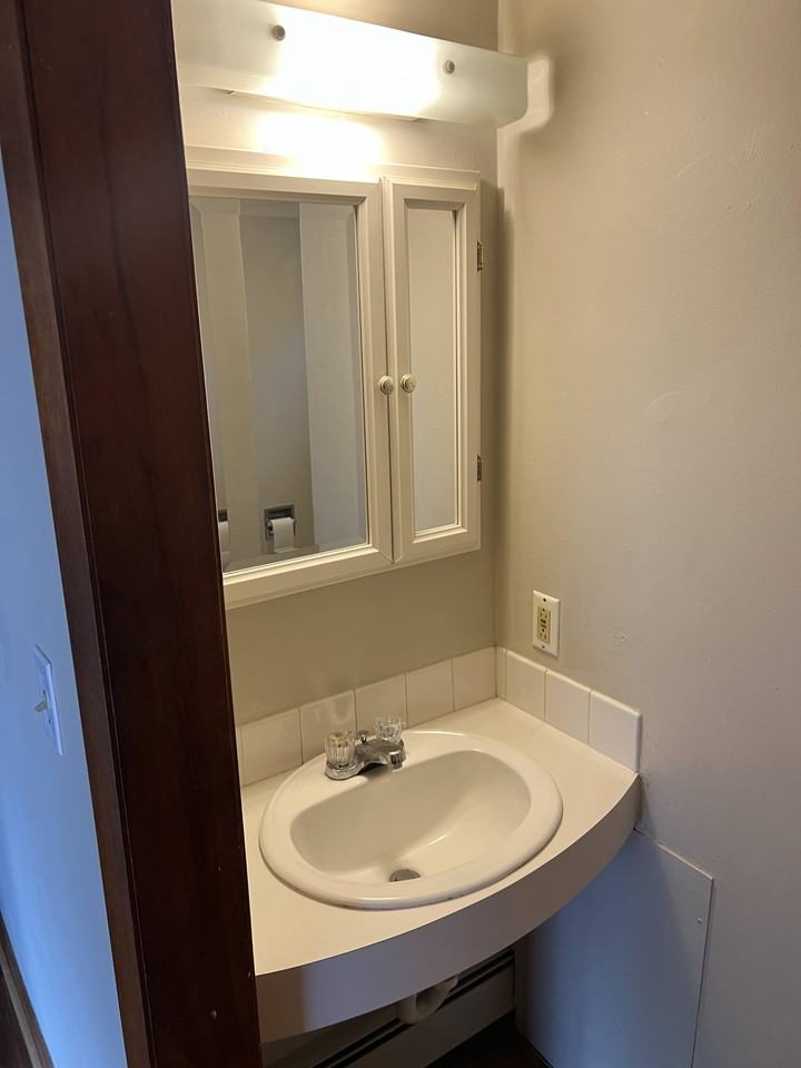 939 8th Street - Photo 7 of 12