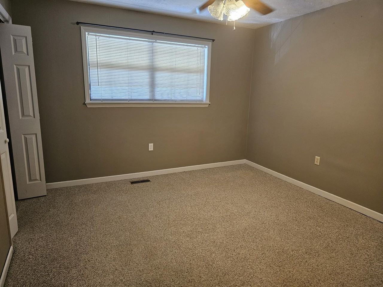 453 Eastley Court - Photo 3 of 17