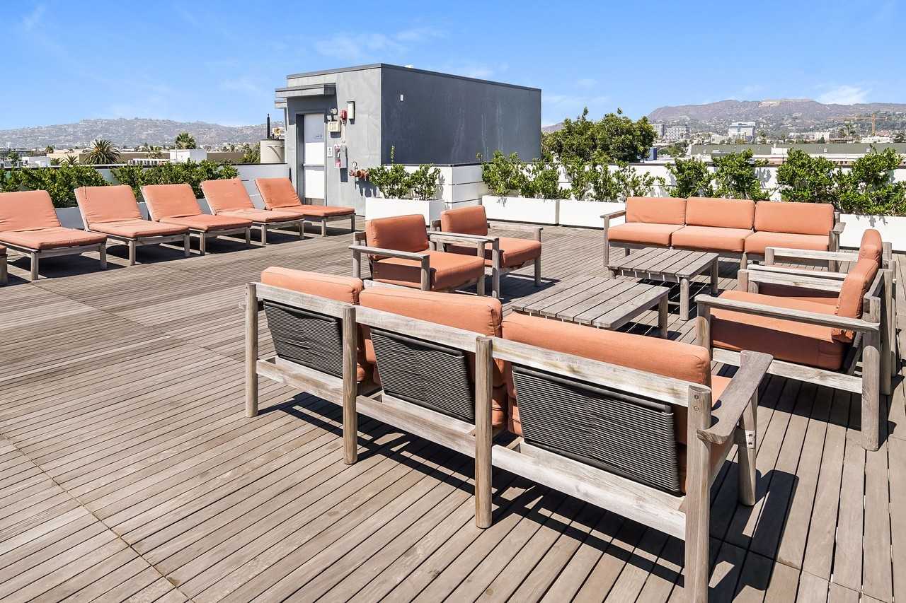 Gramercy Terrace - Photo 6 of 8