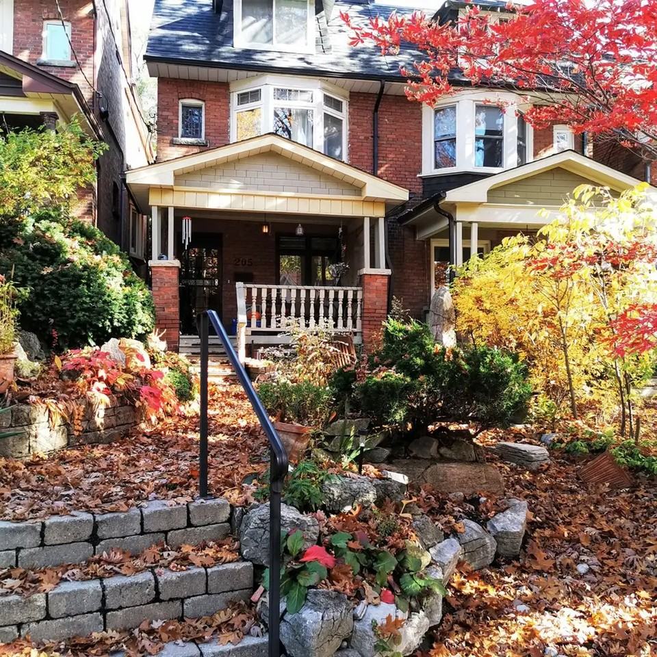 205 Indian Grove Lower - Photo 2 of 15