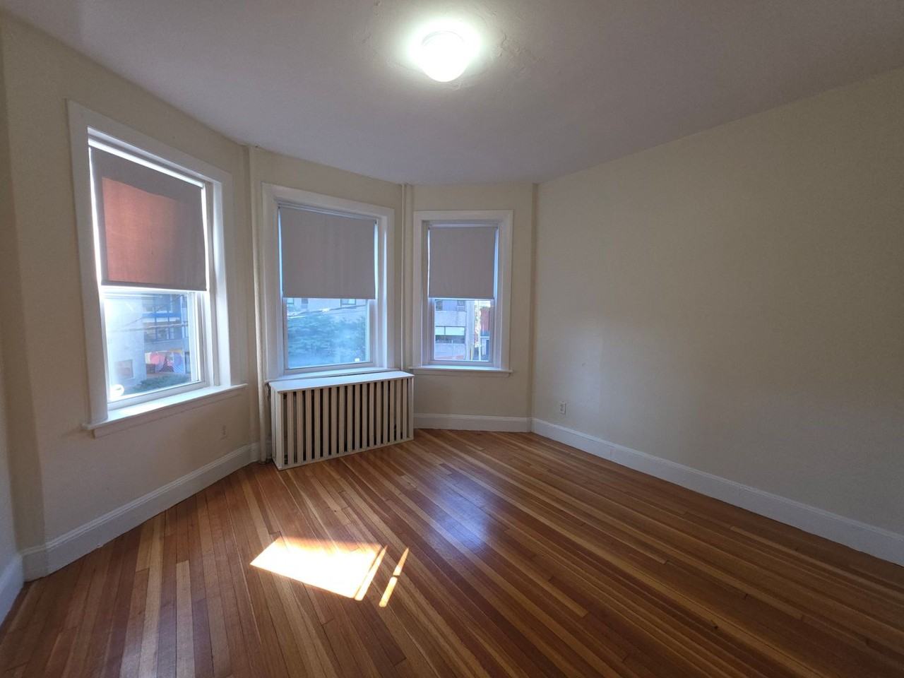 40 Lancaster Ter - Photo 7 of 31