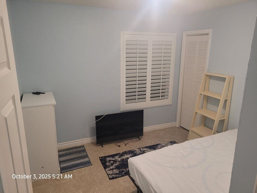 219 Elm St - Photo 4 of 7