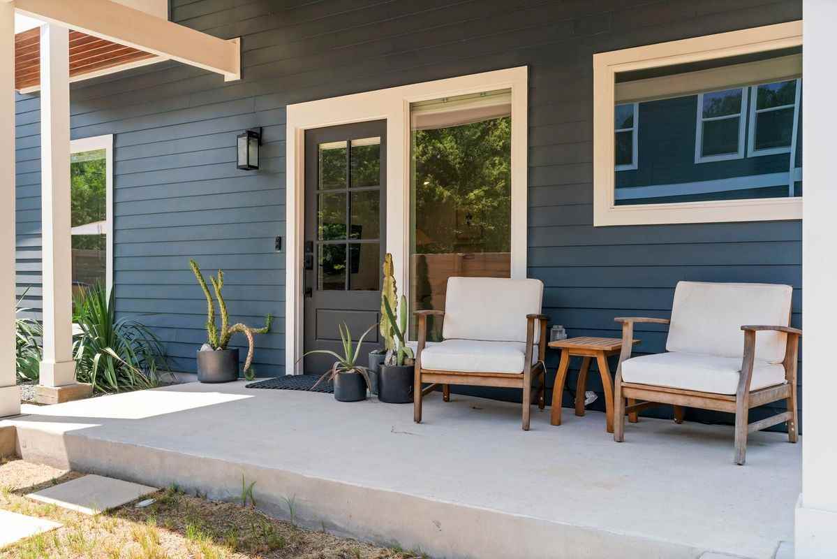 1102 1/2 Tillery St - Photo 2 of 30