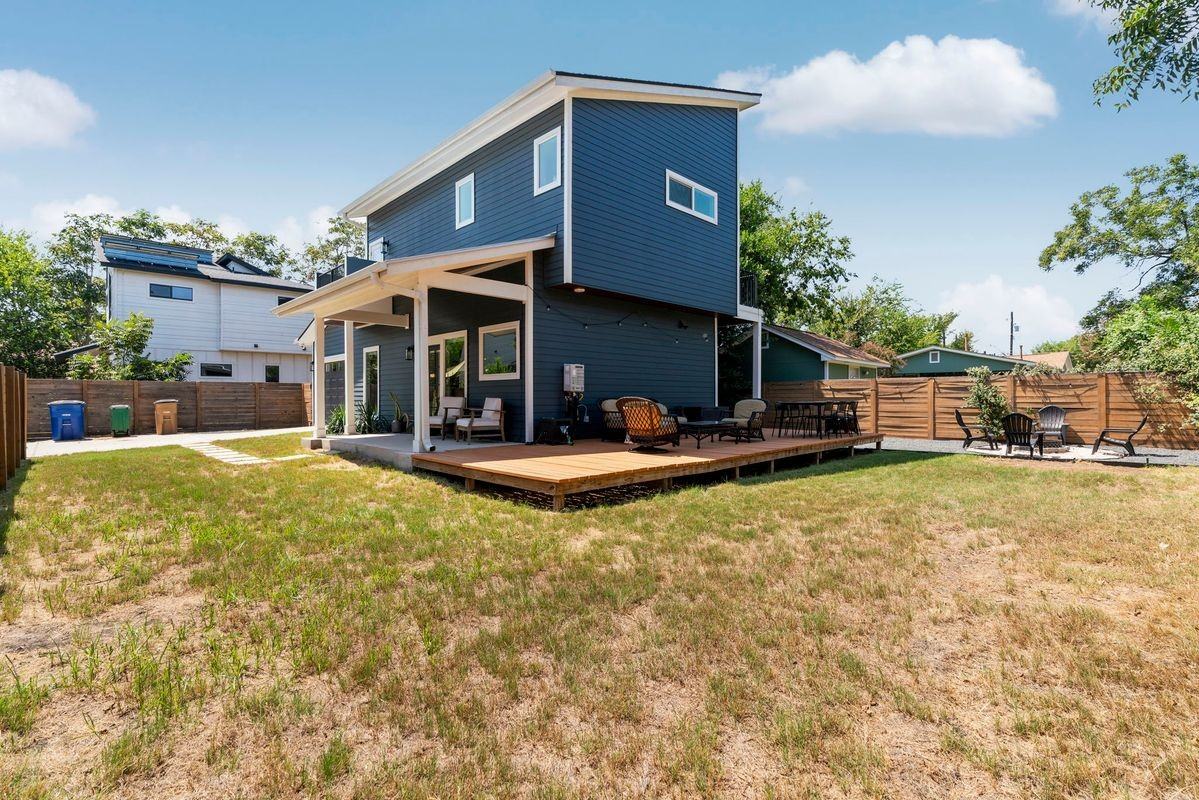 1102 1/2 Tillery St - Photo 3 of 30