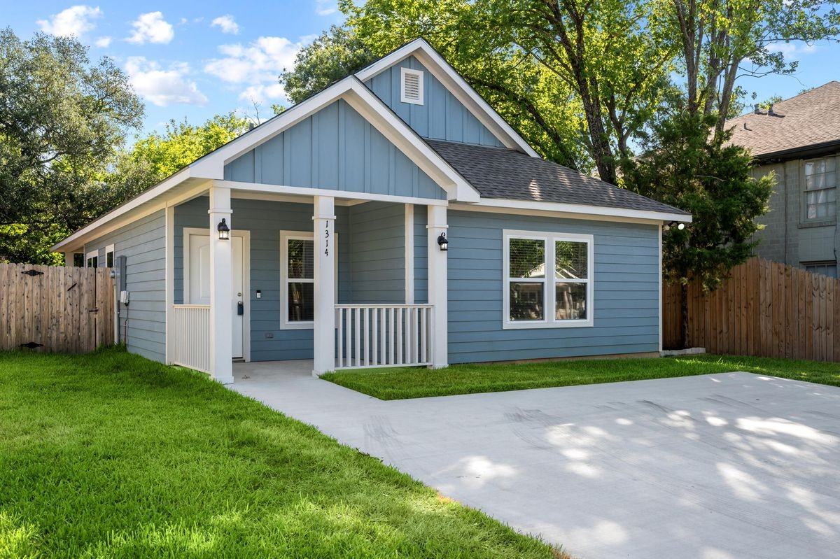 1314 Antone St - Photo 2 of 26