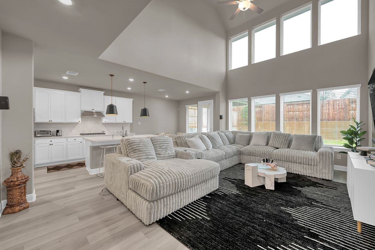 1638 Shae Oak Ln - Photo 3 of 5