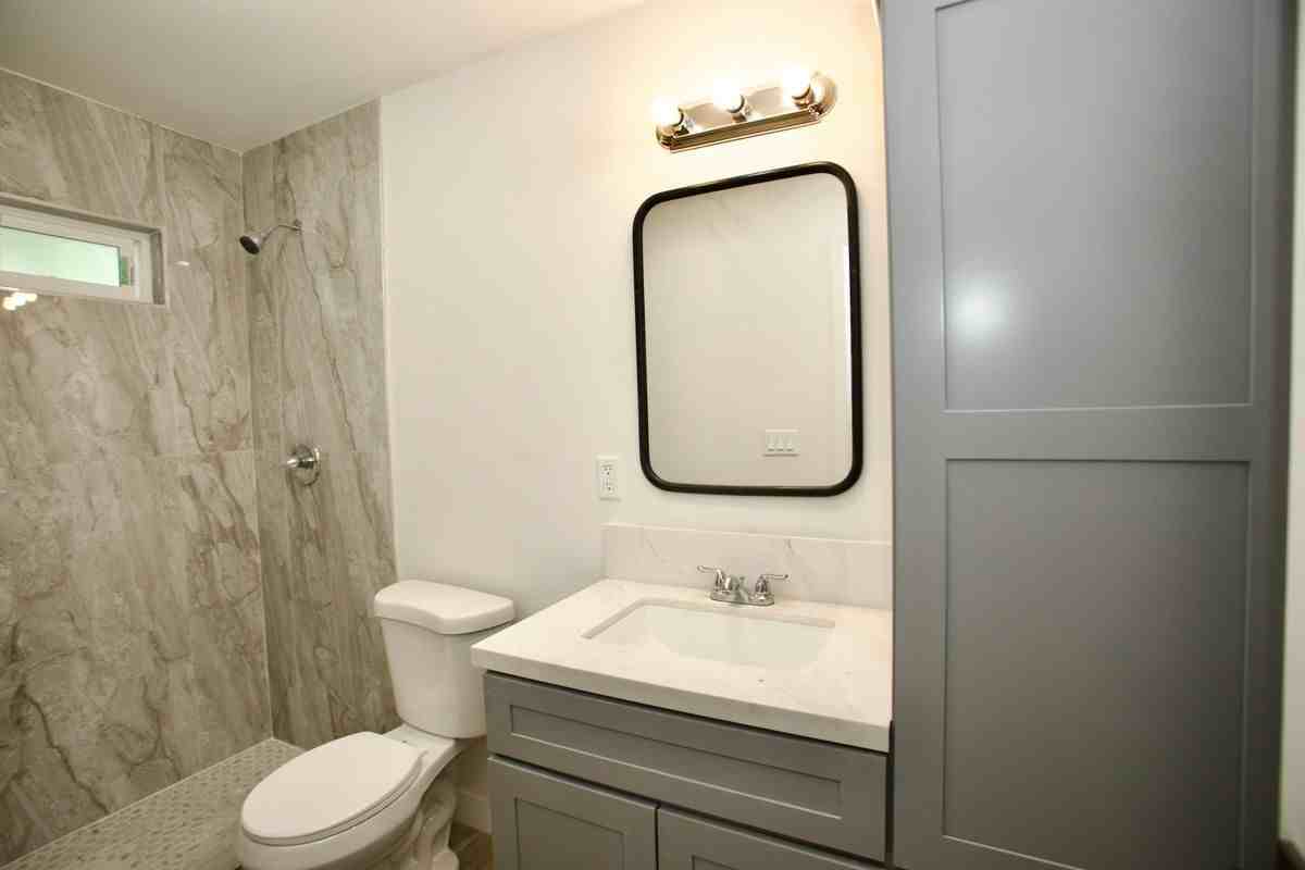 4837 North E Street - Photo 2 of 17