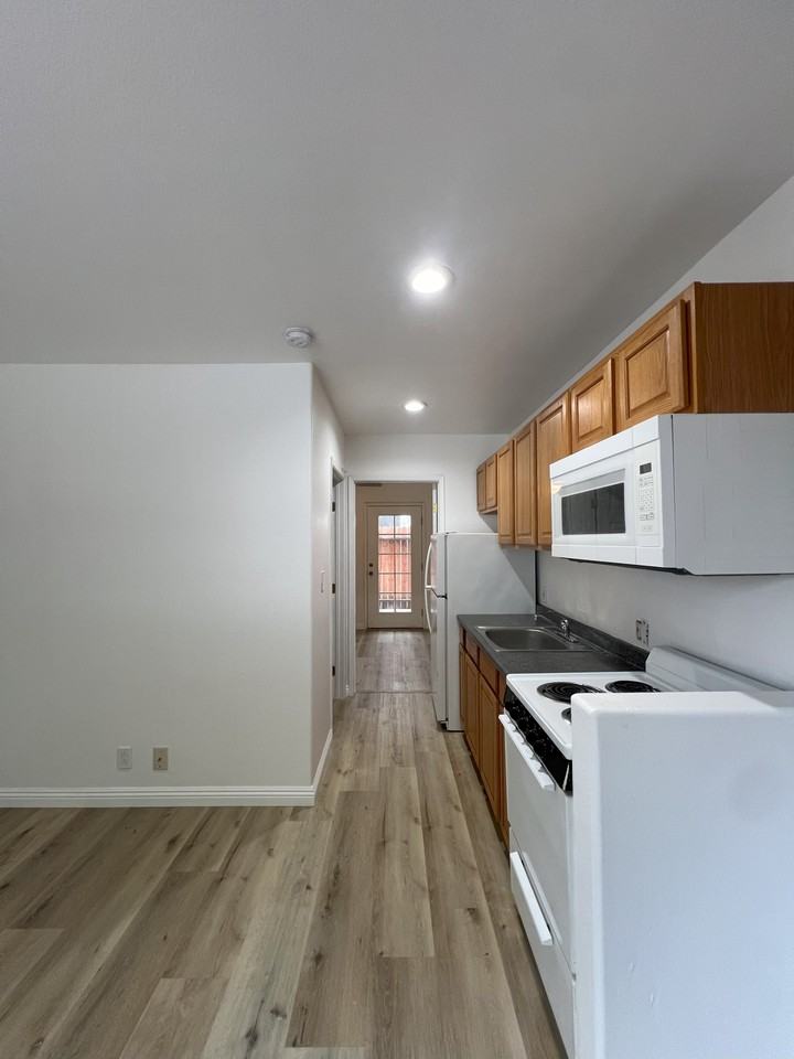 4436 Woodman Avenue #4 - Photo 3 of 5