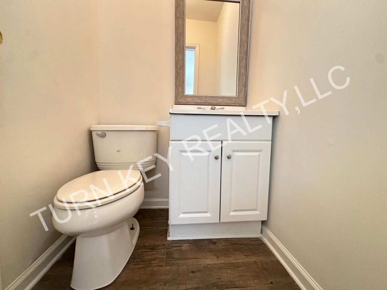 1008 Shelton St - Photo 3 of 12