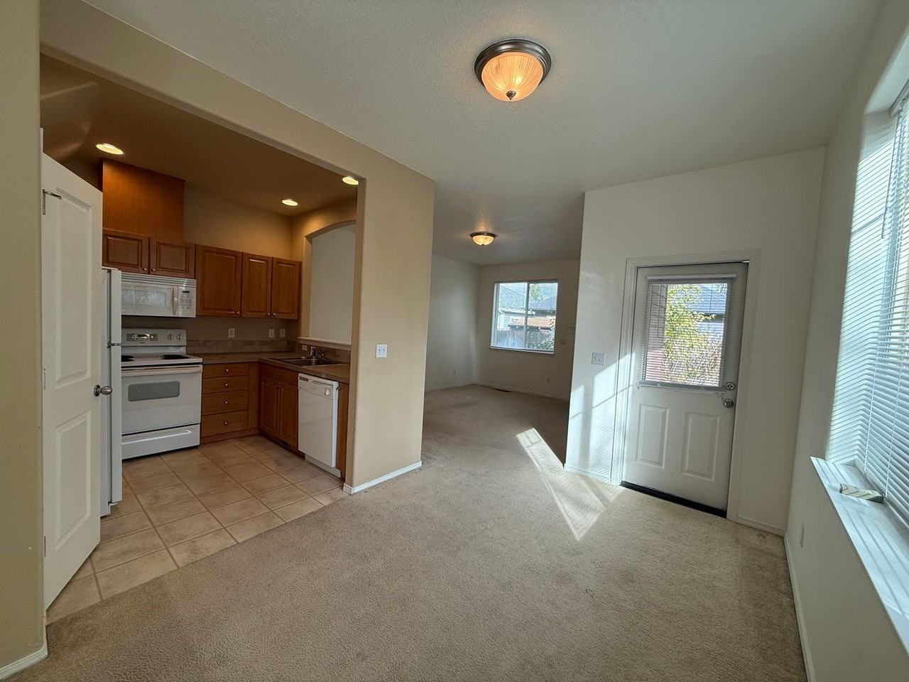 1296 Sw Mill Pond Pl #300 - Photo 6 of 19