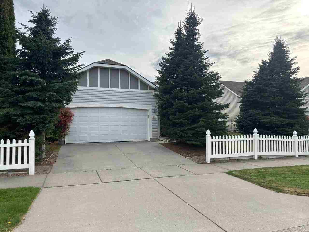 2550 W Pocono Ct - Photo 2 of 15