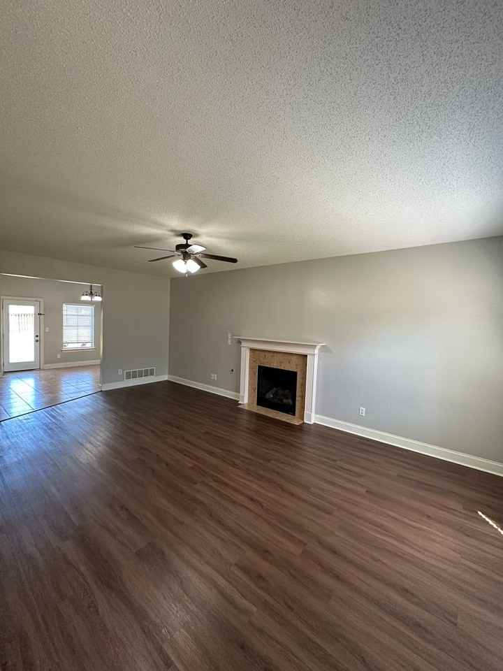 5813 Bedford Place - Photo 3 of 27