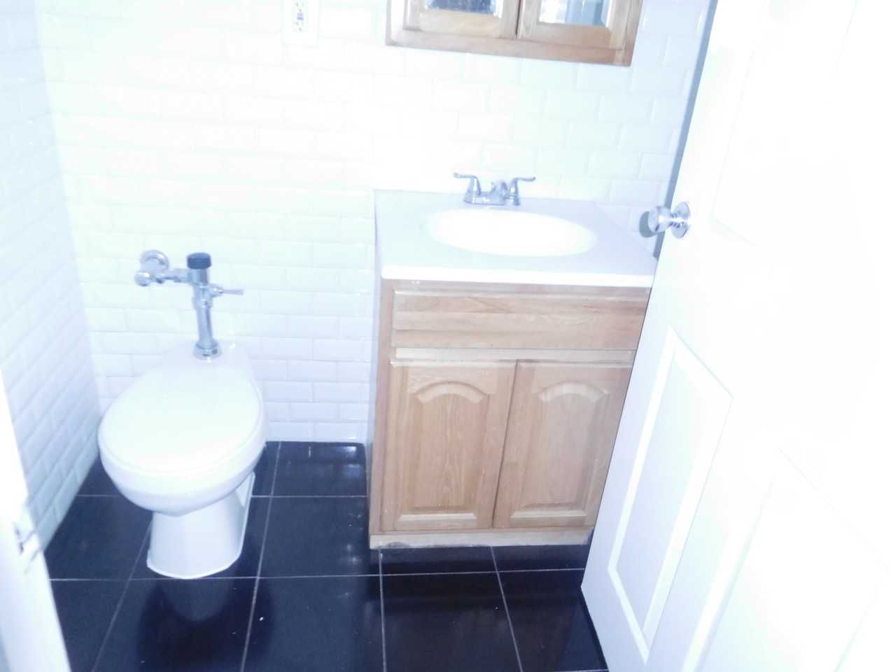 16-70 Bell Boulevard #621 - Photo 6 of 12