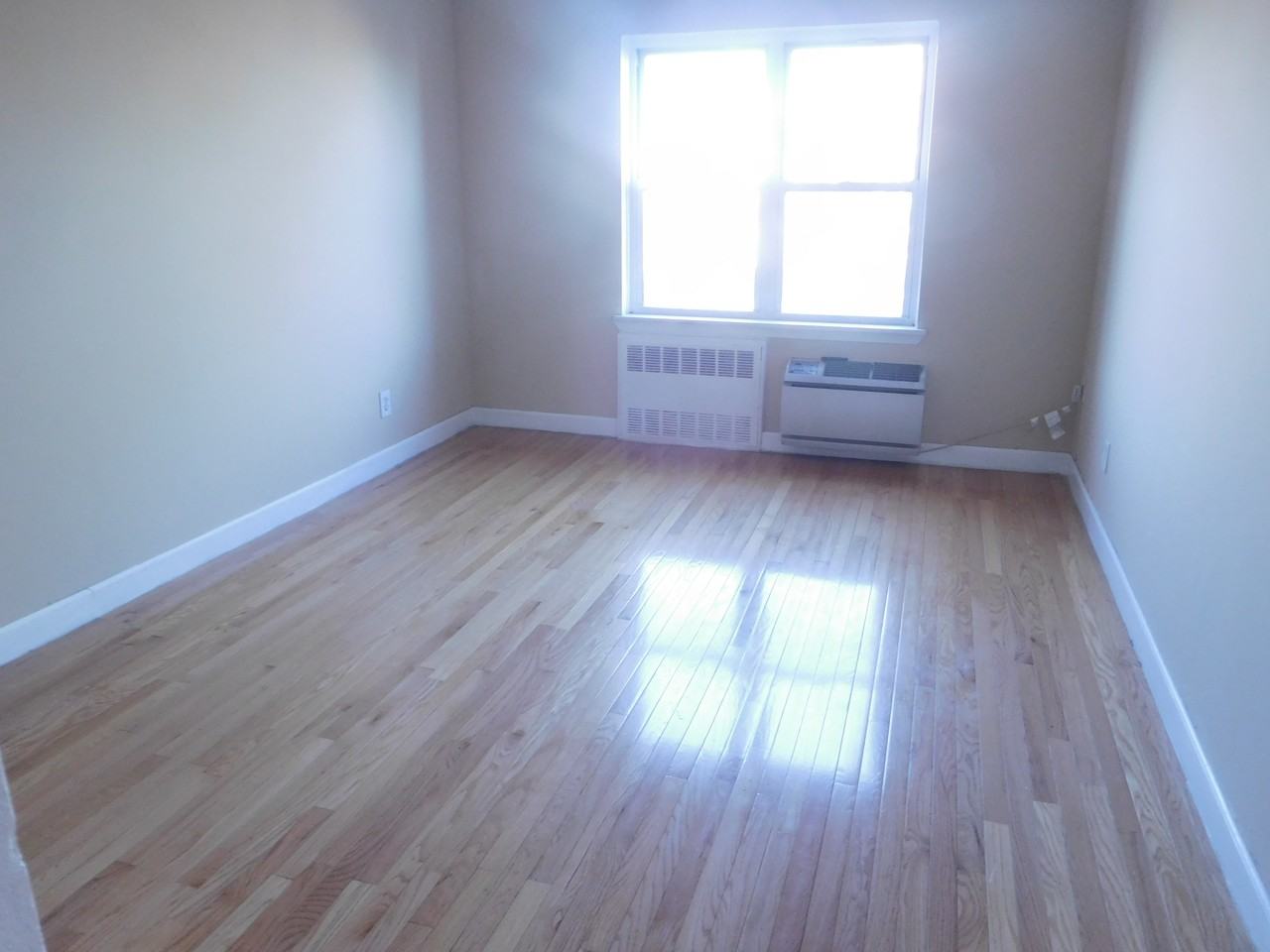 16-70 Bell Boulevard #621 - Photo 4 of 12