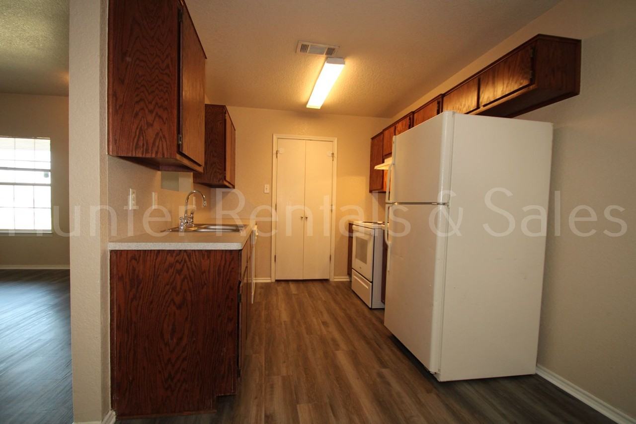 2808B Alma Dr - Photo 7 of 24