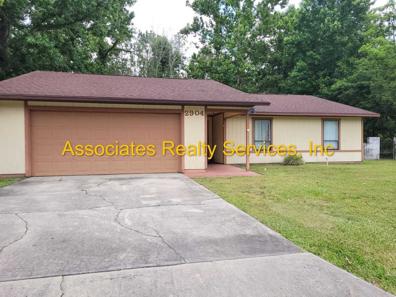 2904 Nw 68th Ave - Photo 2 of 14