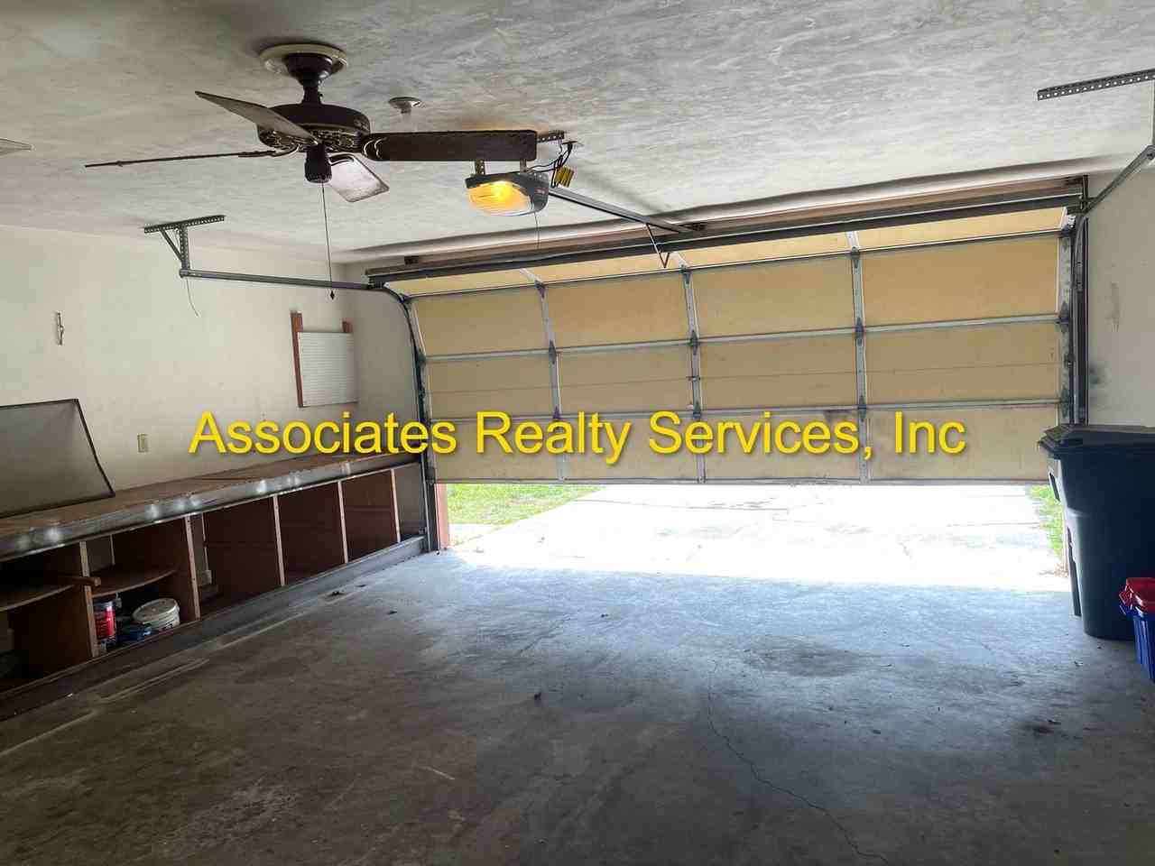 2904 Nw 68th Ave - Photo 5 of 14