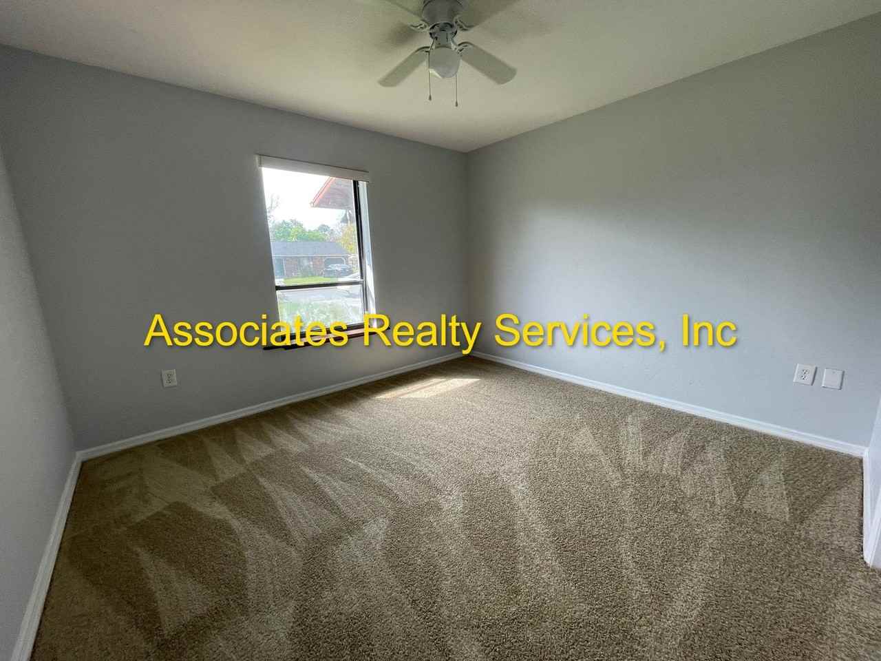 2904 Nw 68th Ave - Photo 7 of 14