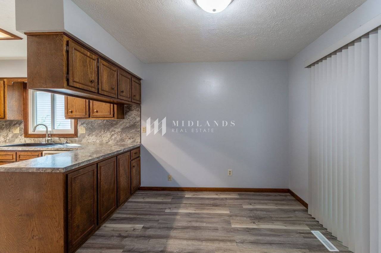 13302 S 26th Ave - Photo 5 of 19