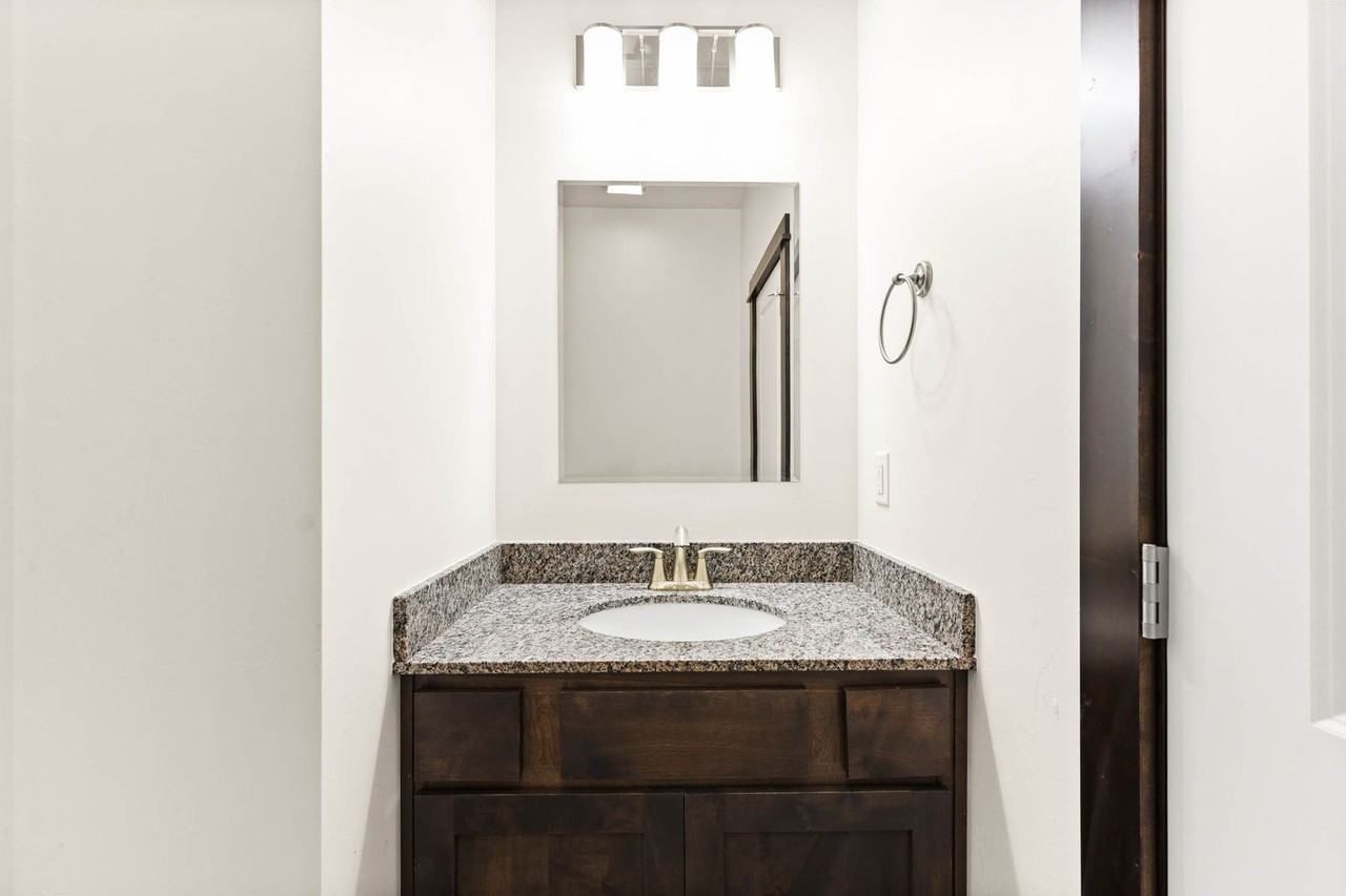 673 Rookery Ln #B - Photo 5 of 50