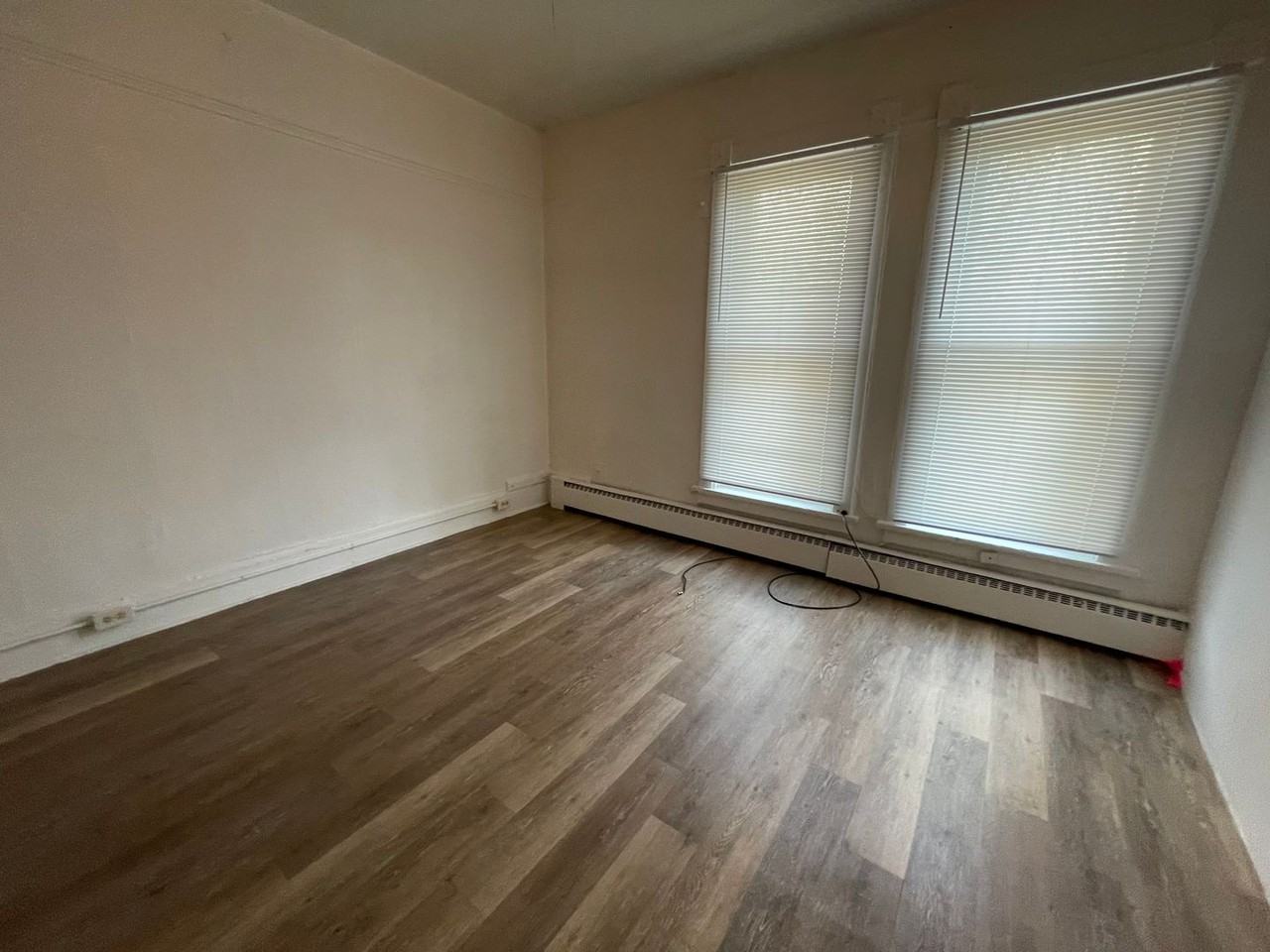 10 unit apartment building - Photo 2 of 13