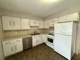 2081-2083 Shangrai La Dr SE - Photo 1 of 1