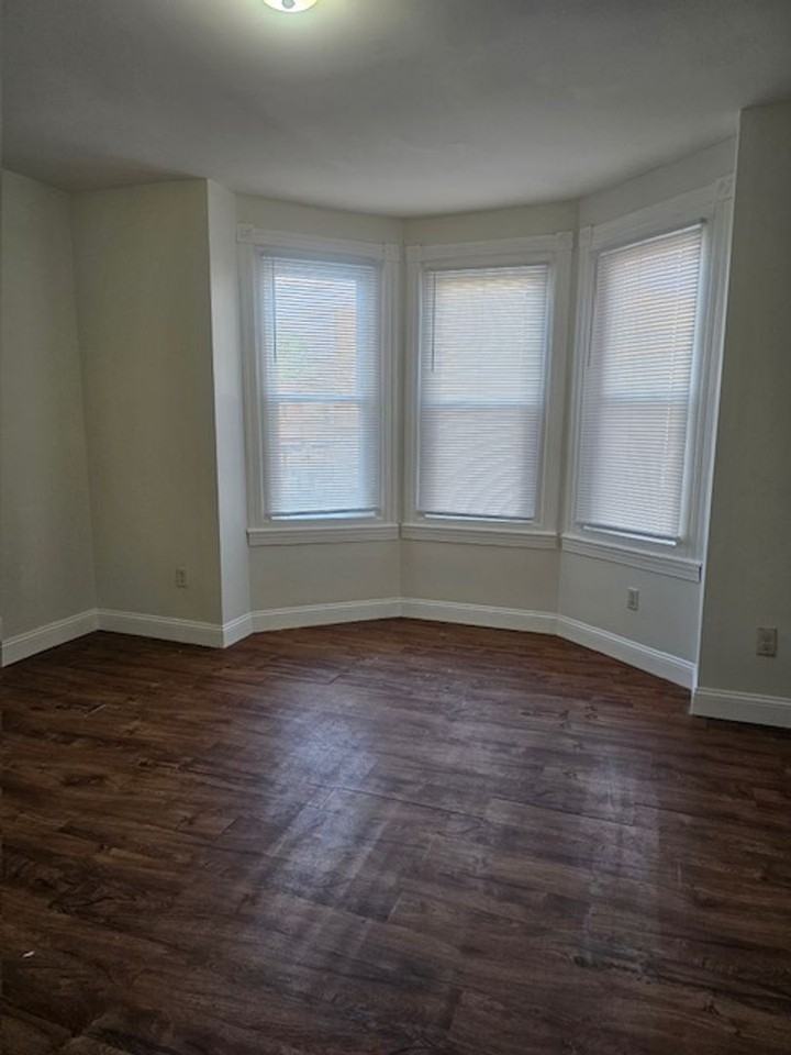 650 South 59th Street - Photo 4 of 20