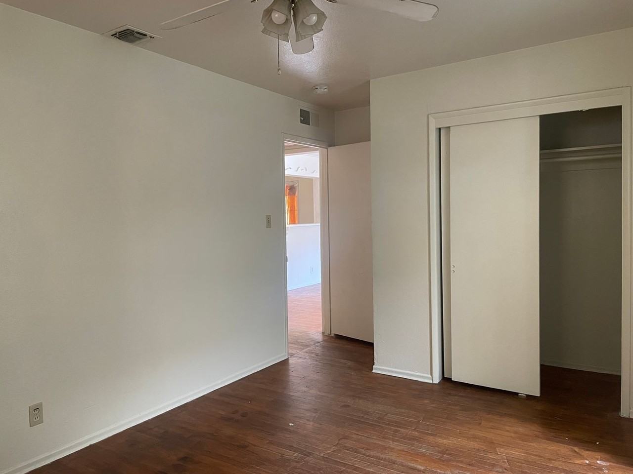 711 E Fountain Way - Photo 5 of 10