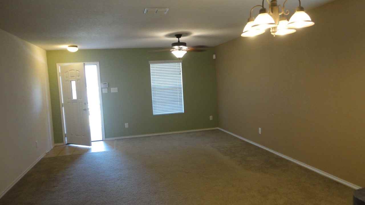 9226 Hanover Cove - Photo 3 of 15