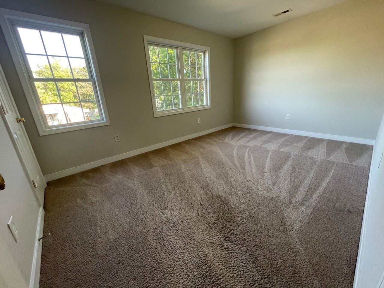 1042 Amelia St - Photo 6 of 14