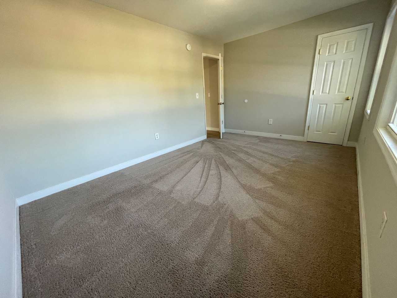 1042 Amelia St - Photo 7 of 14