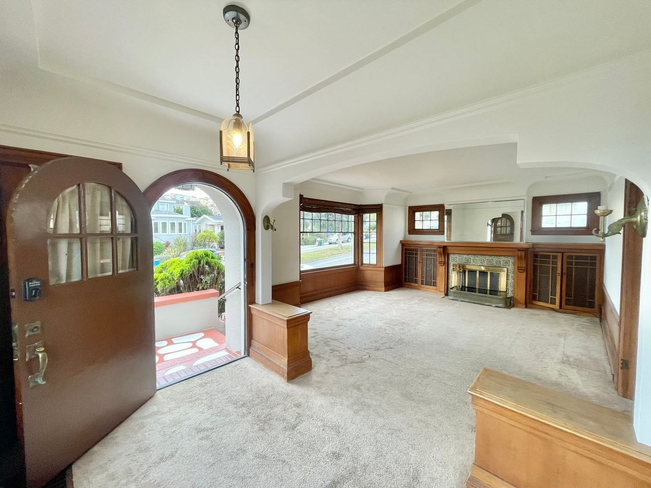 616 Miramar Ave - Photo 3 of 31